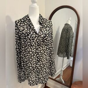 Umgee large long sleeve collared button down shirt Black and white leopard print